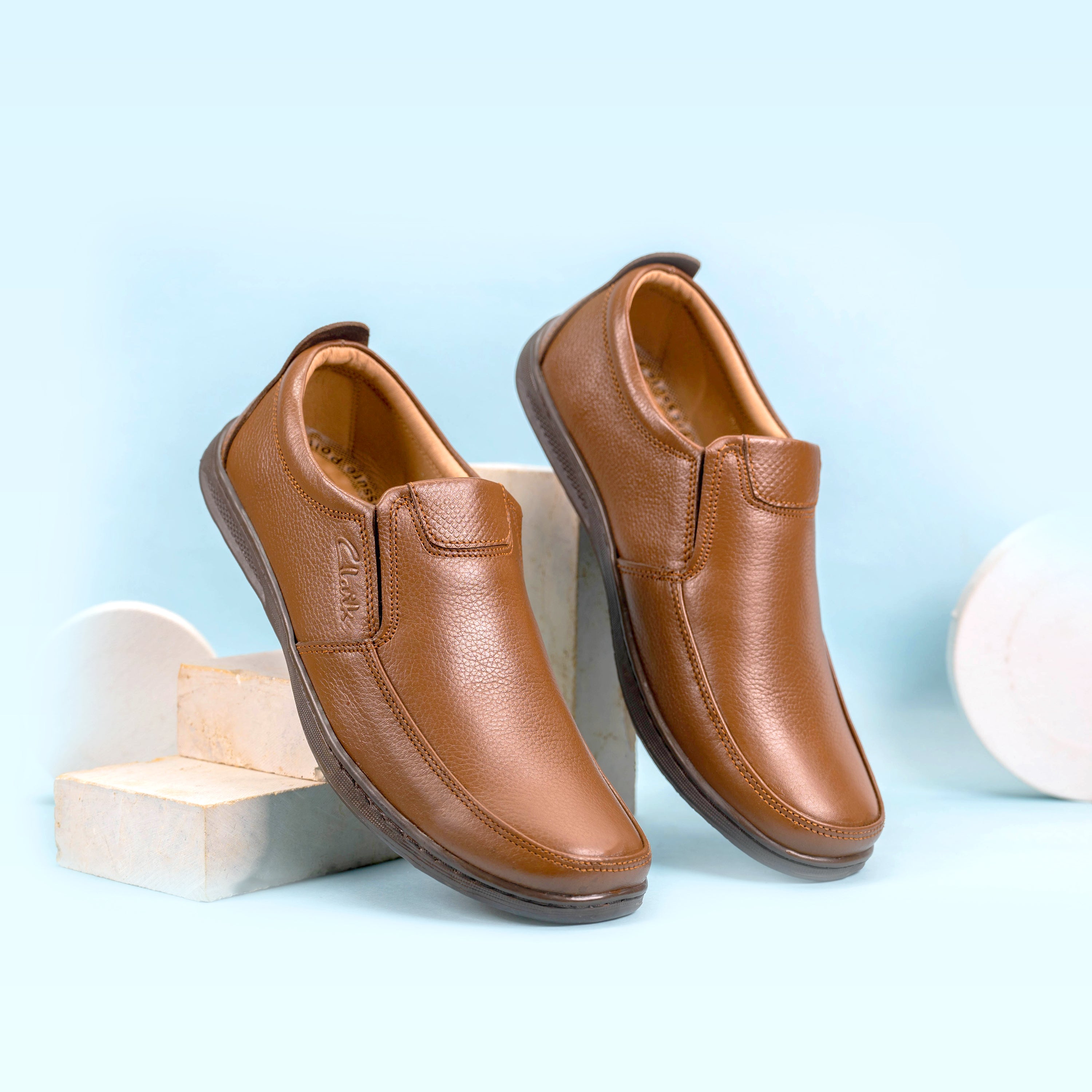 Clark's CL-2072 Men's Brown Leather Casual Shoes - Comfortable and Stylish
Clark's CL-2072 Men's Leather Casual Shoes - Premium Comfort and Style