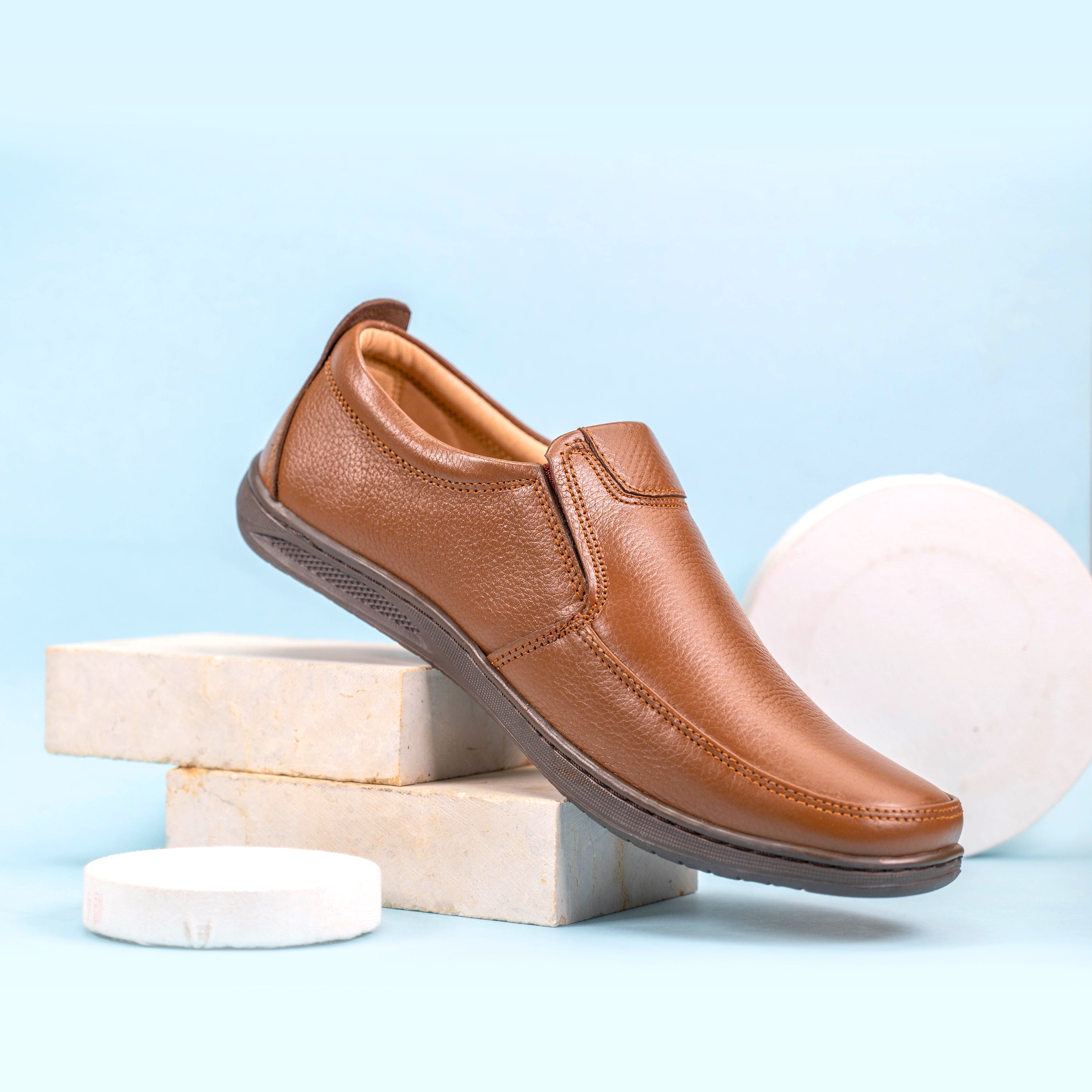 Clark's CL-2072 Men's Brown Leather Casual Shoes - Comfortable and Stylish
Clark's CL-2072 Men's Leather Casual Shoes - Premium Comfort and Style