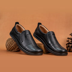 Clarks 2035 Men's Leather Casual Shoes - Stylish and Comfortable Footwear in Pakistan
Clarks 2035 men's leather casual shoes designed for comfort and style. Perfect for everyday wear. Shop high-quality footwear in Pakistan at ShoeInn.