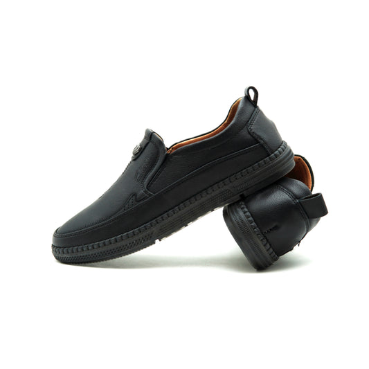 Clarks 109-7 Men's Black Shoes with imported artificial leather and a jelly sole, offering both style and comfort for all-day wear.
