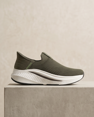 Skechers Hands-Free Slip-Ins 816 – Lightweight Walking & Daily Wear Shoes